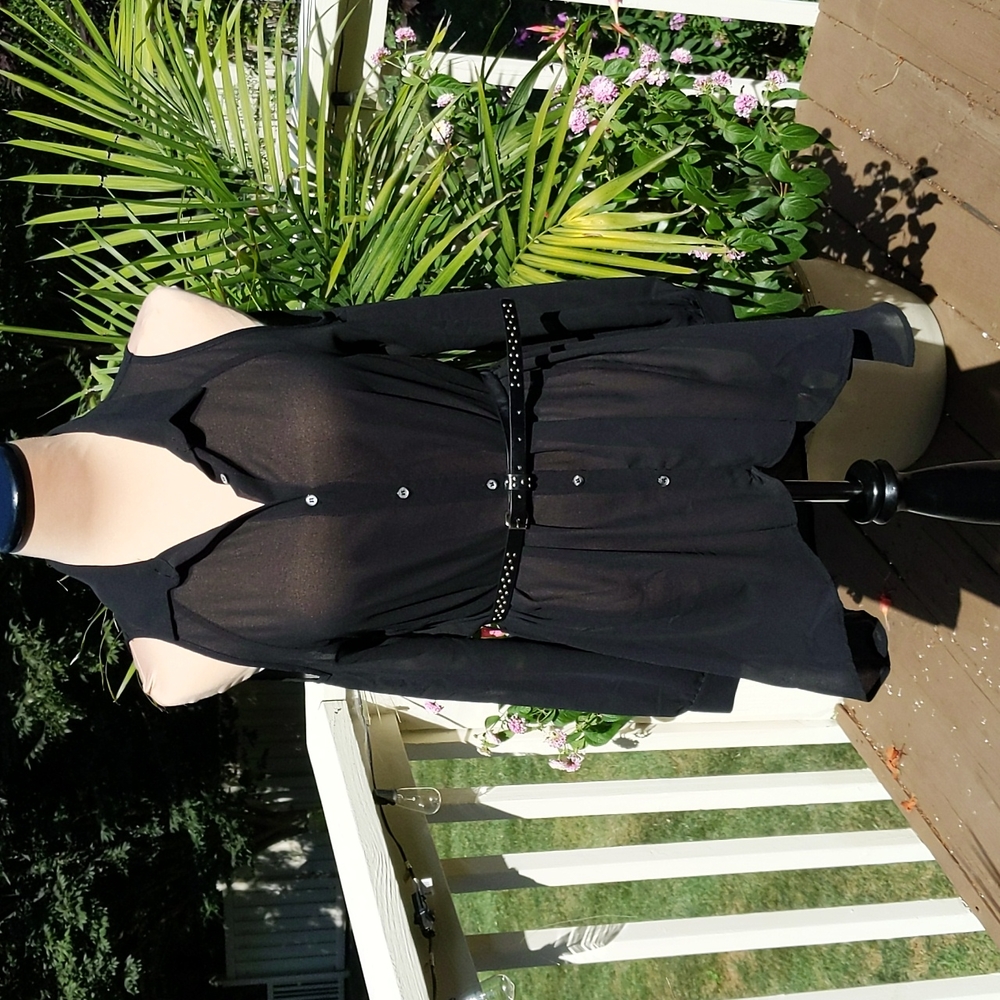 Carapace Belted Cold Shoulder Top NWT